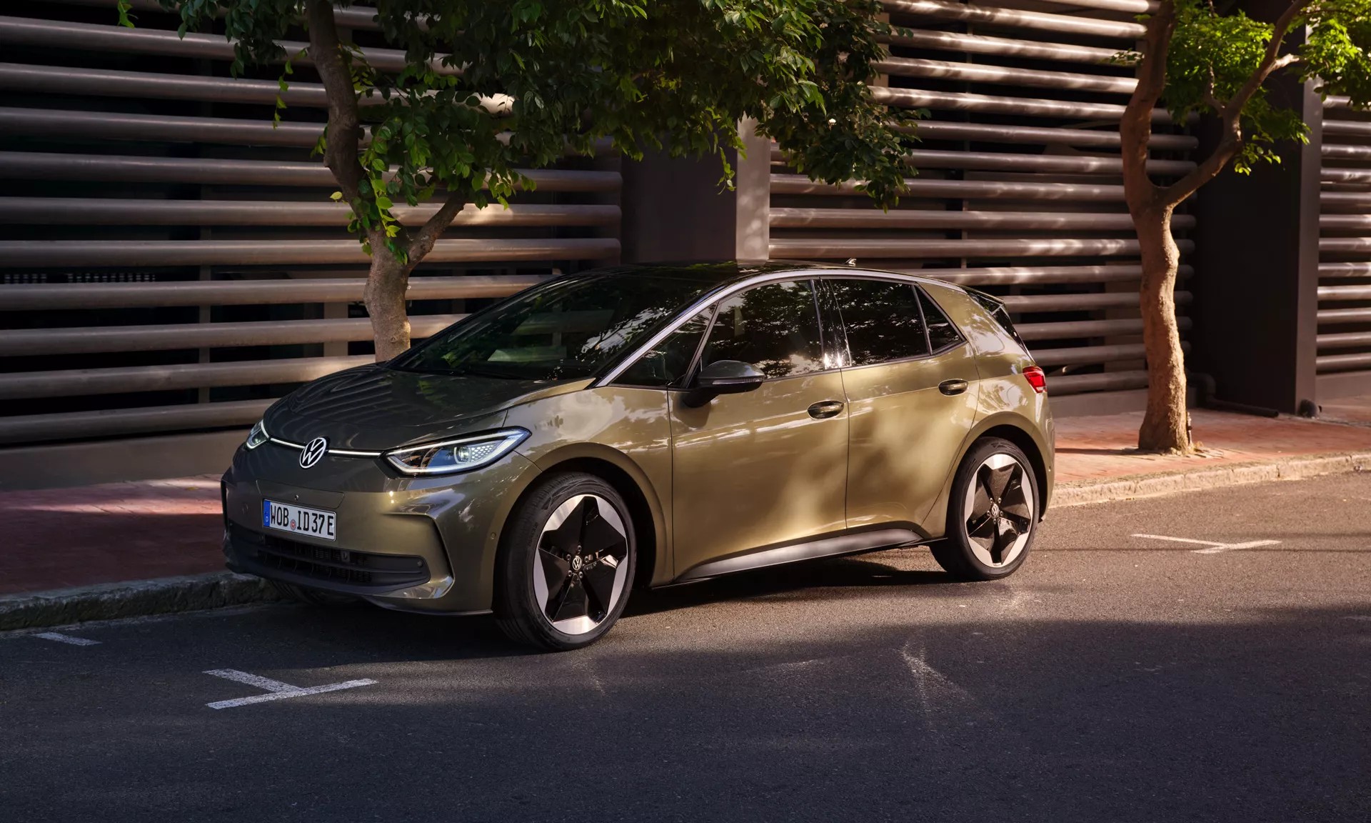 VW-ID3-exterior-side